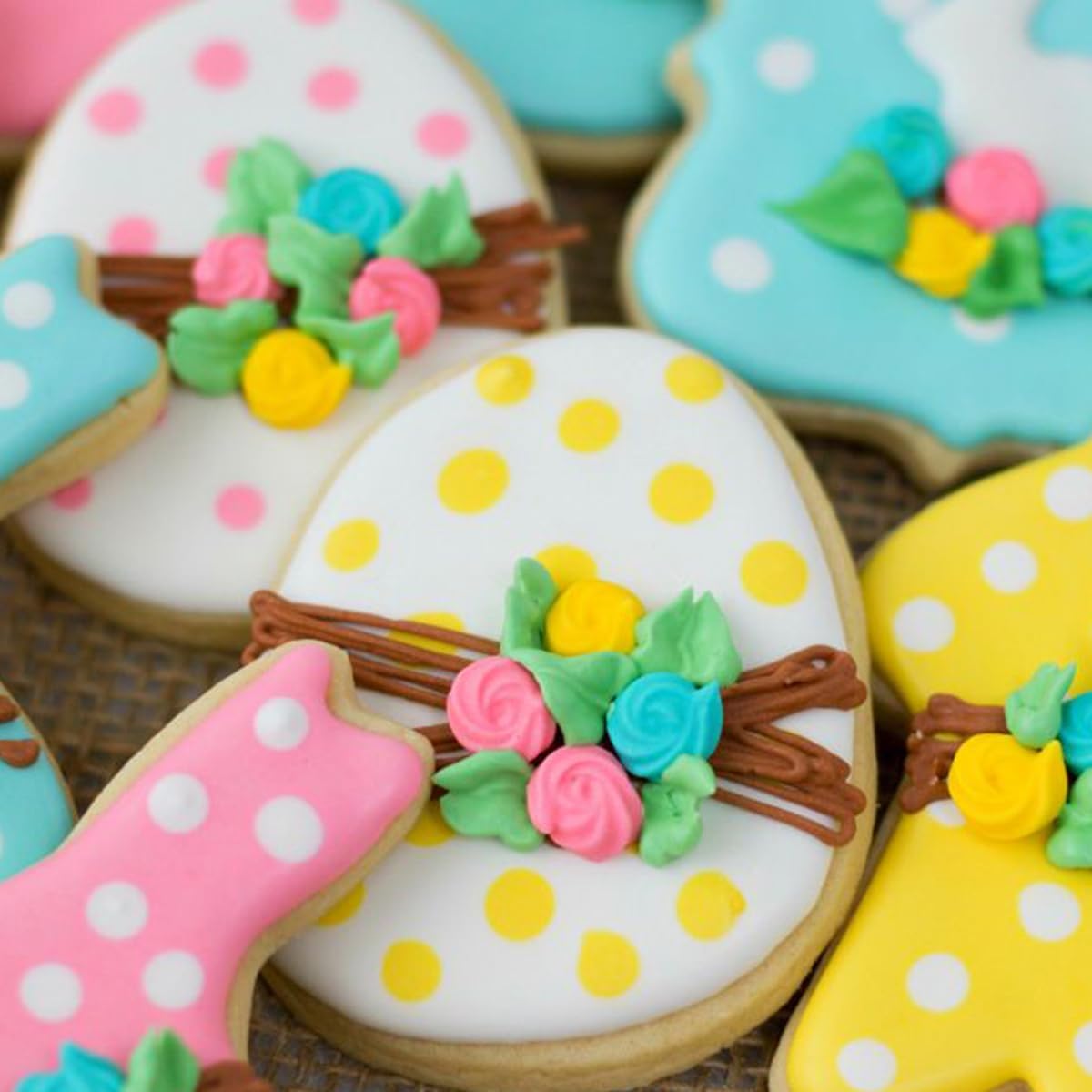 6in Easter Cookie Stencils for Royal Icing, Eggs Carrot Rabbit Face Bunny Shapes Stencils for Sugar Cookie, 16 Pcs Assorted Sizes Easter Eggs Stencils for Baking Drawing Dessert Coffee Decoration