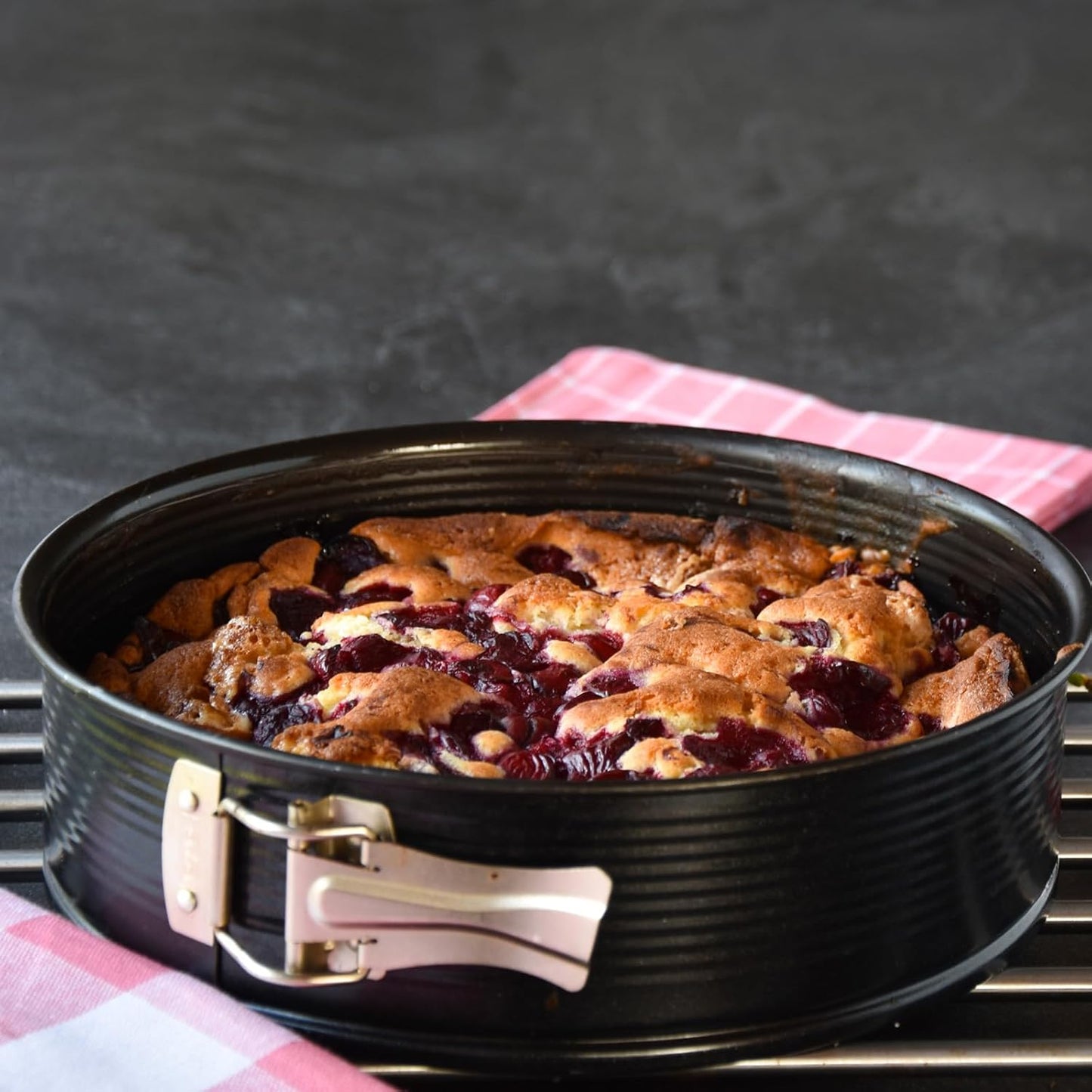 uxcell 11 Inch Springform Pan Nonstick Cake Pan with Removable Bottom Round Leakproof Cake Baking Pans Molds for Baking, Cheese Cakes, Pizza, Biscuits, Black(1pcs