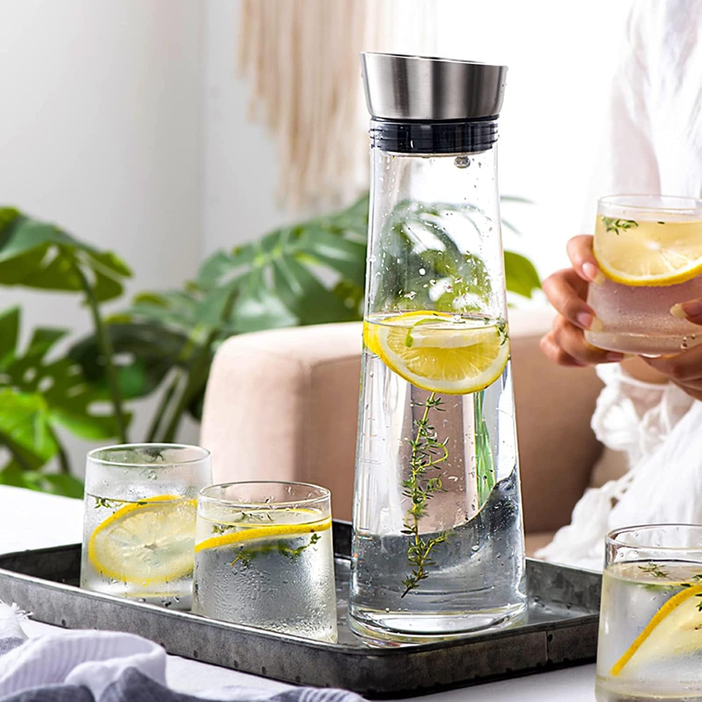 Glass Pitcher with Lid,1.3L Water Carafe for Fridge,Water Pitcher Glass Jug with Lid and Spout for Hot/Cold Water,Ice Tea and Juice Beverage