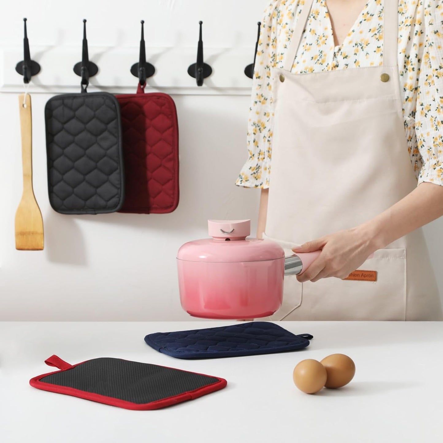 Glynniss Anti-Slip Grip Pot Holders for Kitchen, Cotton Oven Pot Holders Set with Neoprene for Heat Resistant 450F, 7x9 Inches Potholders Machine Washable 2PCS (red, 2)