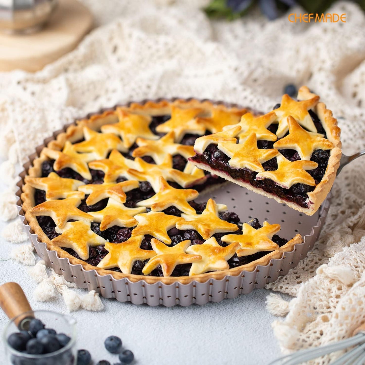 CHEFMADE 9.5-Inch Round Tart Pan with Holes Removable Loose Bottom, Non-Stick Carbon Steel Quiche Pan for Oven Baking (Champagne Gold)