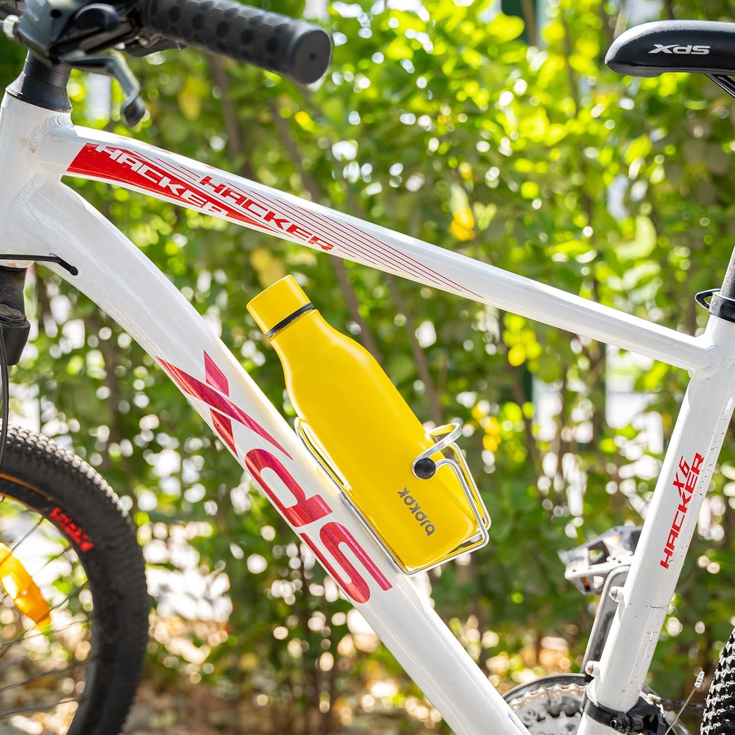 BJPKPK Insulated Water Bottles, 18 oz Stainless Steel Metal Water Bottle with Strap, BPA Free Leak Proof Thermos, Mugs, Flasks, Reusable Water Bottle for Sports & Travel, Yellow