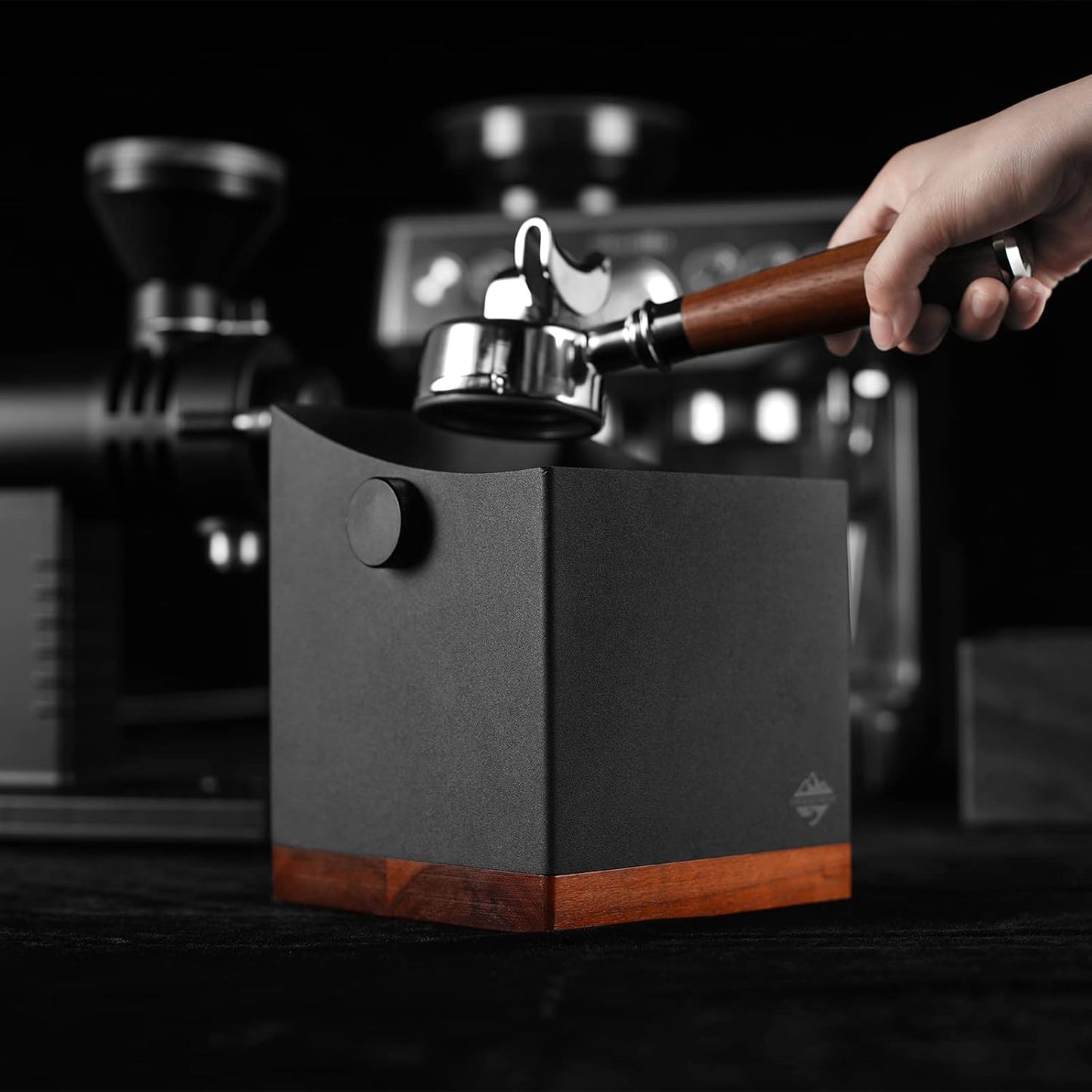 CrossCreek Coffee Knock Box | 2.5L Large Espresso Grounds Container | Metal & Walnut Wood | Removable Silicone Knock Bar & Non-Slip Base | Espresso Accessories for Coffee Bar | Black