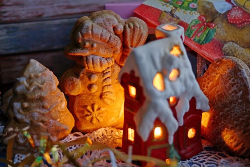 MOTEERLLU Wooden Cookie Molds Baking, Wood Cookie Stamp Cutter Carved Biscuit Embossing Gingerbread Mold