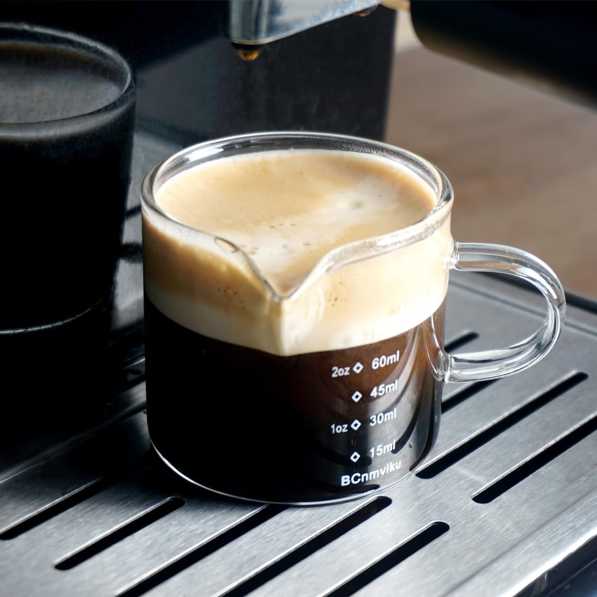 BCnmviku 2 PACK Espresso Glass Measuring Cup Triple Pitcher Milk Cup 75ML Espresso Cups with Handle Shot Glass with V-Shaped Mouth Clear Accessories Milk Frothing Pitcher (2)