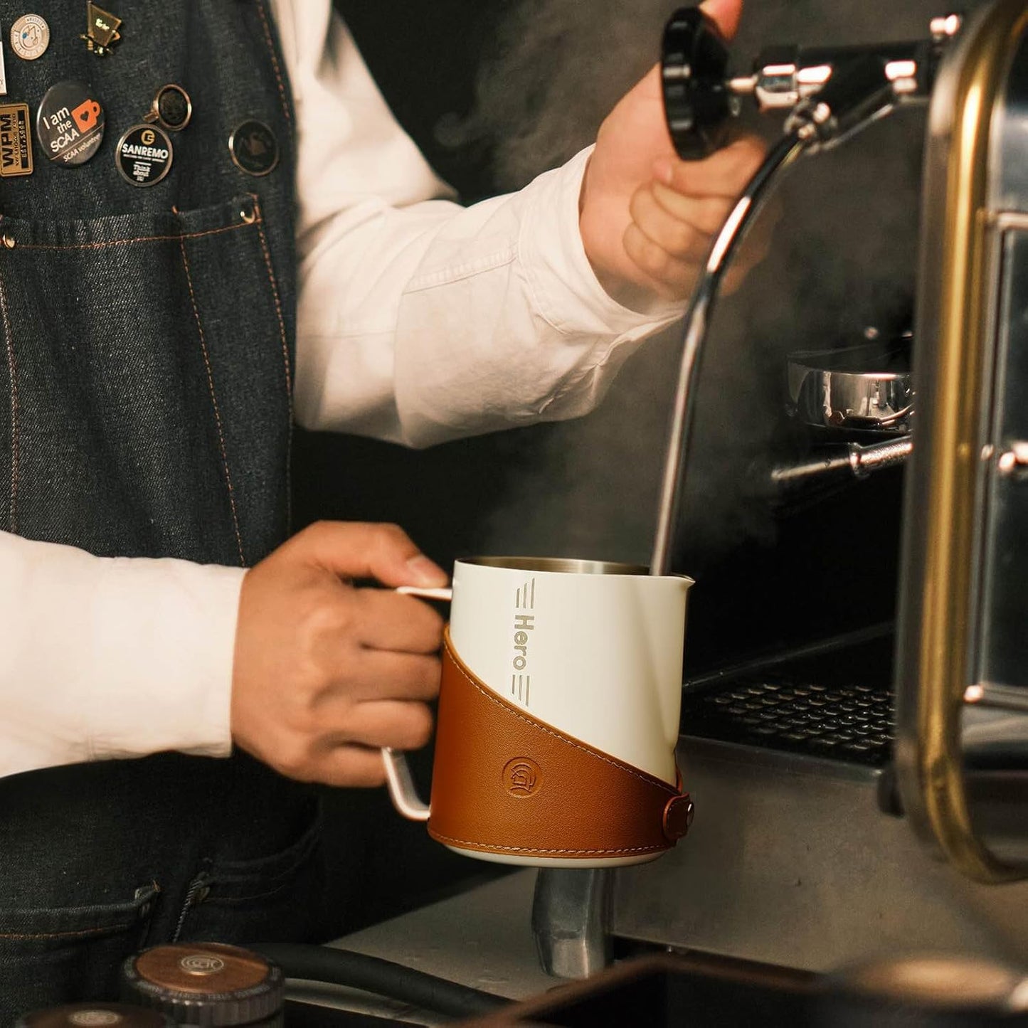 Milk Frothing Pitcher 450ml/16oz 304 Stainless Steel Espresso Steaming Pitcher with PU Leather, Milk Frothing Jug,milk frother cup,Milk Jug Cup,Premium Barista Tools,Latte Art (Black,20oz)