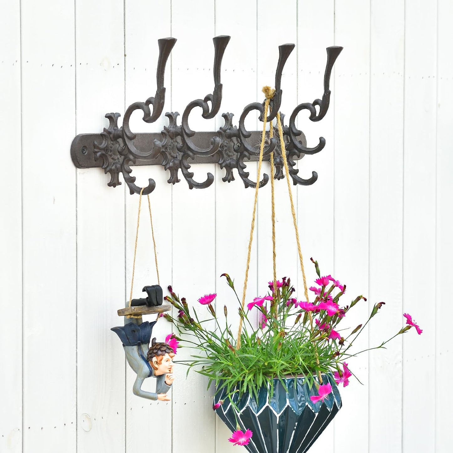 Sungmor Vintage Cast Iron Wall Hook Rack - Ornate 4-Hooks Coat and Hat Organizer - Heavy Duty Decorative Hanger for Entryway, Bathroom, or Mudroom - Retro Court Style & Rustic Bronze Finish