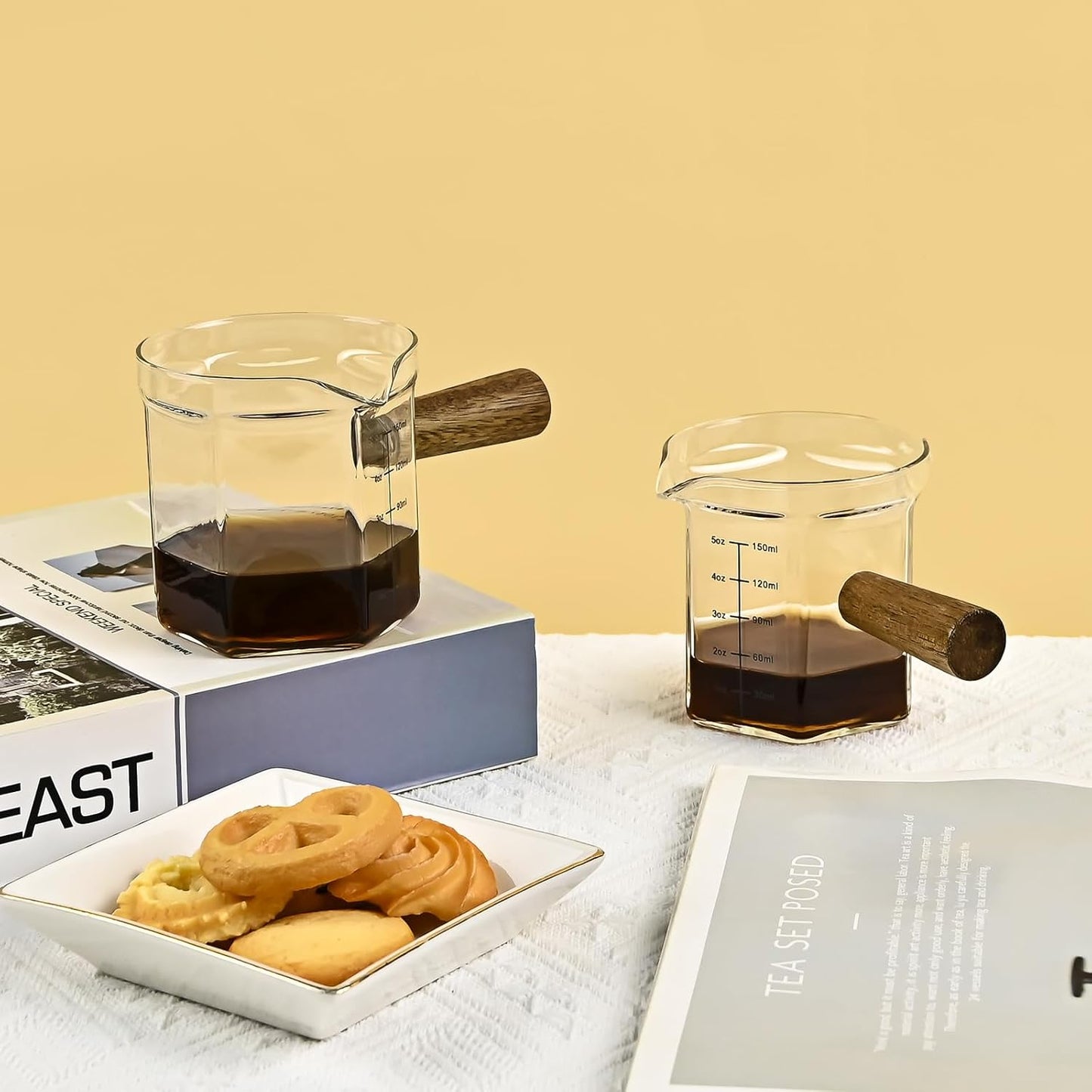 Glass Measuring Cup, 5oz Clear Espresso Shot Glass with Wood Handle, Double Spouts Measuring Triple Pitcher Milk Cup for Coffee Tea (Transparent)