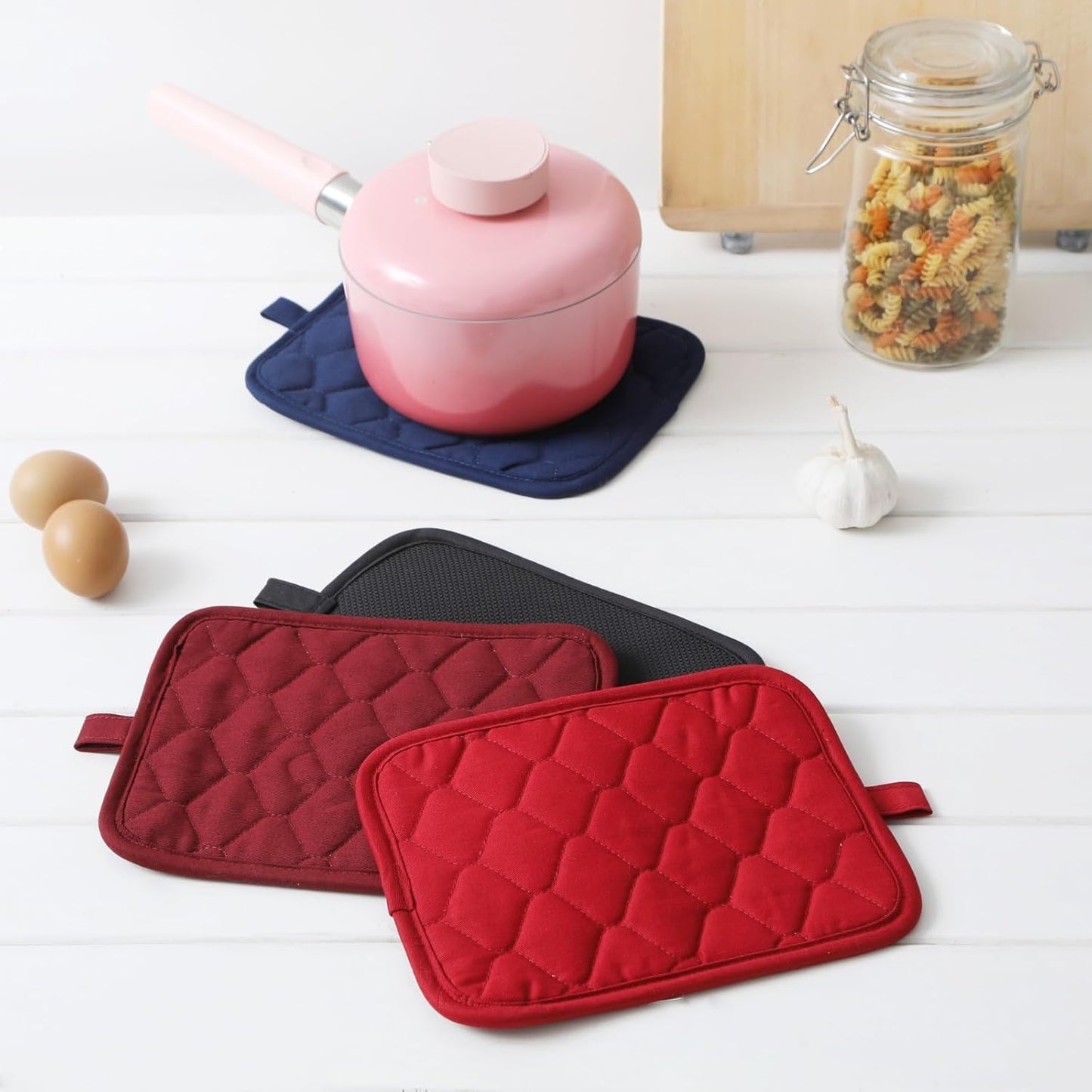 Glynniss Anti-Slip Grip Pot Holders for Kitchen, Cotton Oven Pot Holders Set with Neoprene for Heat Resistant 450F, 7x9 Inches Potholders Machine Washable 2PCS (red, 2)