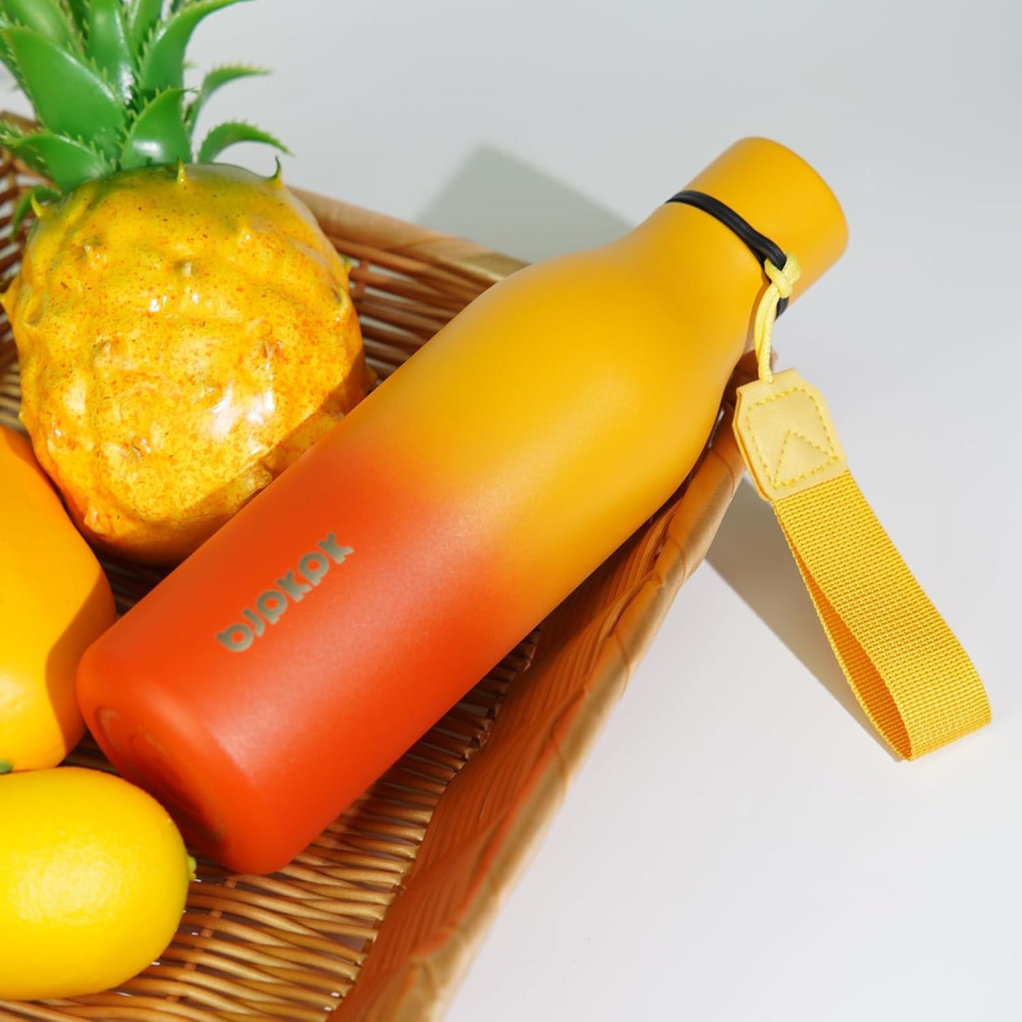 BJPKPK Insulated Water Bottles, 25 oz Stainless Steel Metal Water Bottle with Strap, BPA Free Leak Proof Thermos, Mugs, Flasks, Reusable Water Bottle for Sports & Travel, Sunset Orange