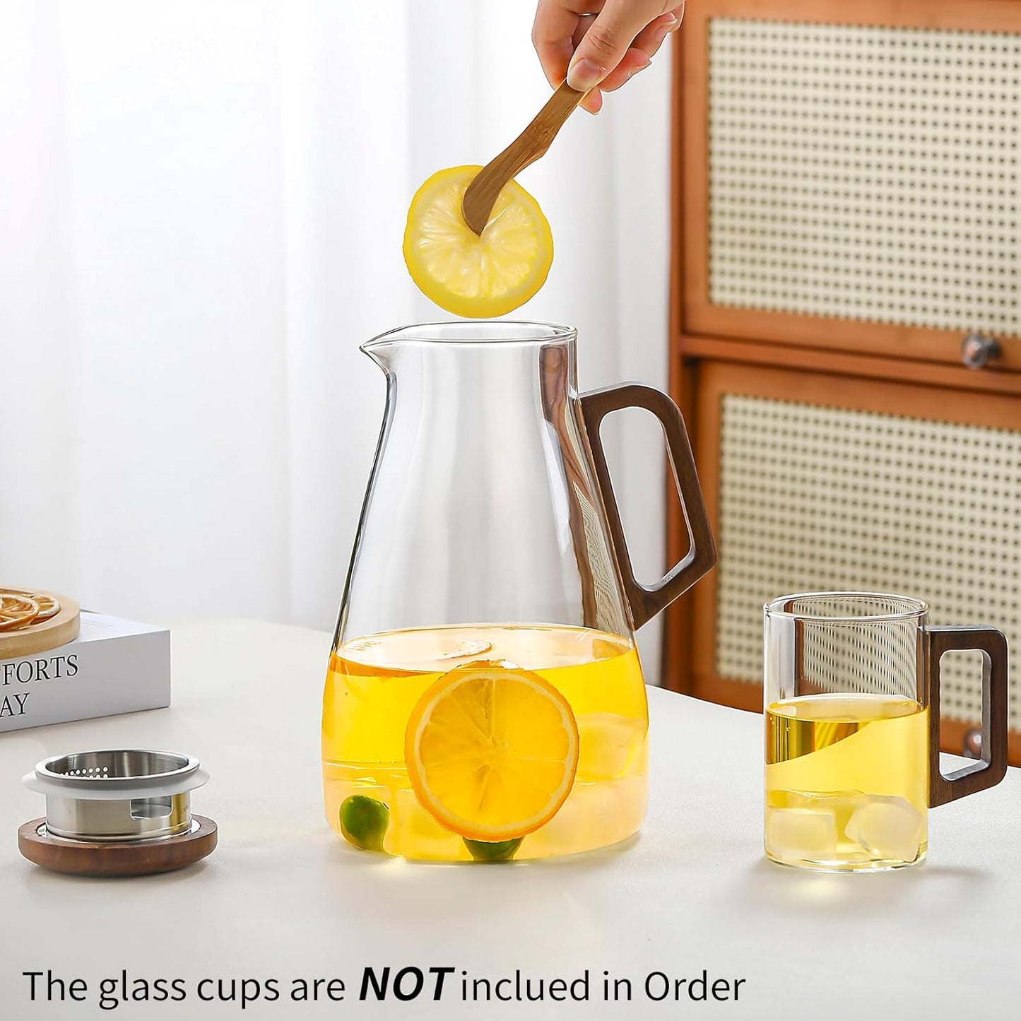 2L Glass Pitcher with Lid and Spout, Water Jug, 68OZ Carafe for Hot/Cold Water, Large Iced Tea Pitcher for Coffee, Juice and Homemade Beverage