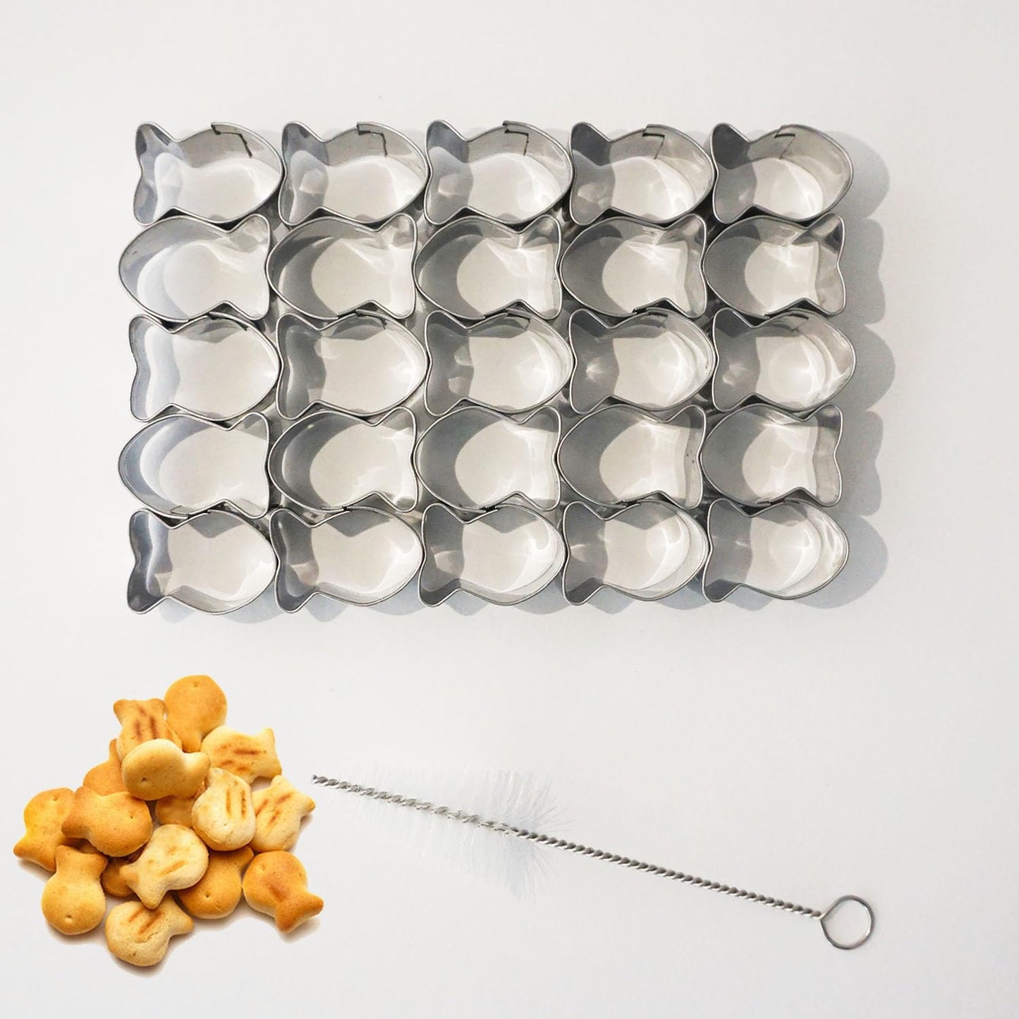 Goldfish Cracker Cutter, Stainless Steel Fish Cookie Cutters Shapes, DIY Mini Snack Crackers Mold 1 Inch, Fish-shaped Treats, 25 Cavity Cookie Stamp with Cleaning Brush