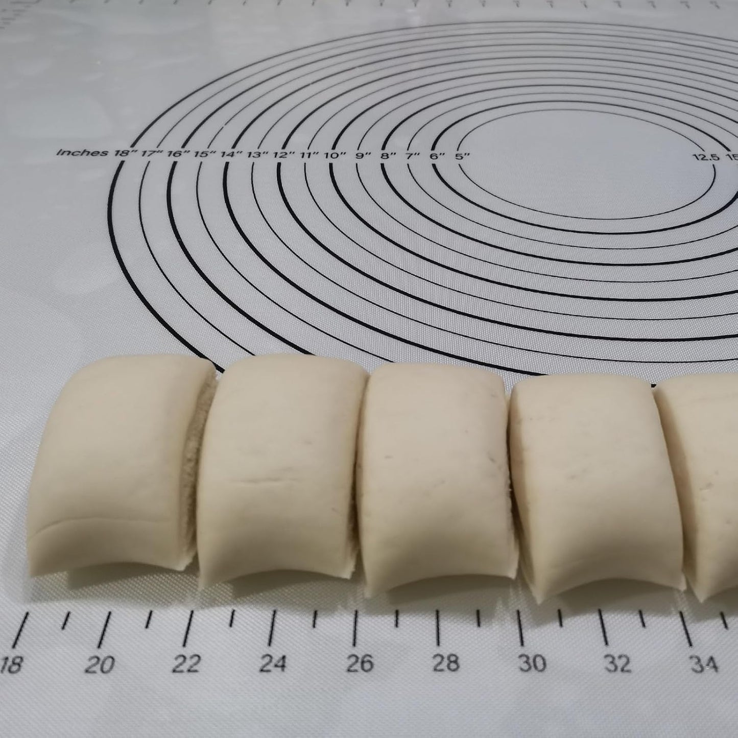 Yansumi silicone pastry non stick baking mat with measurement fondant mat with three sizes for silicone baking mat, counter mat, dough rolling mat,fondant/pie crust mat. (L,24"L x 16"W, Black)