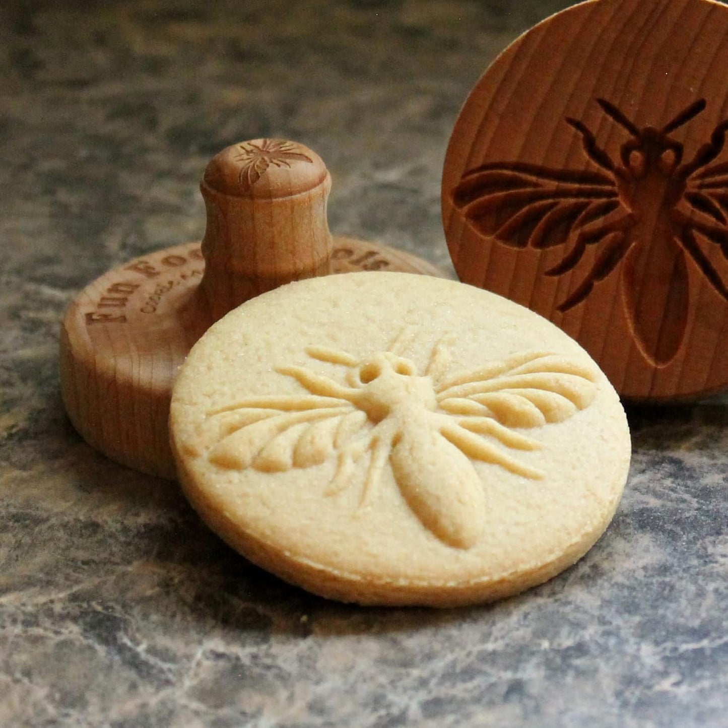 Wood Cookie Stamp, 2.5 Inch (Honeybee CS-024)