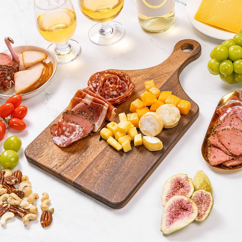 callie Personalized Cutting Board with Monogrammed Name, Wooden Kitchen Chopping Boards with Handle, Reversible Engraved Serving Tray, Housewarming Gifts for Family