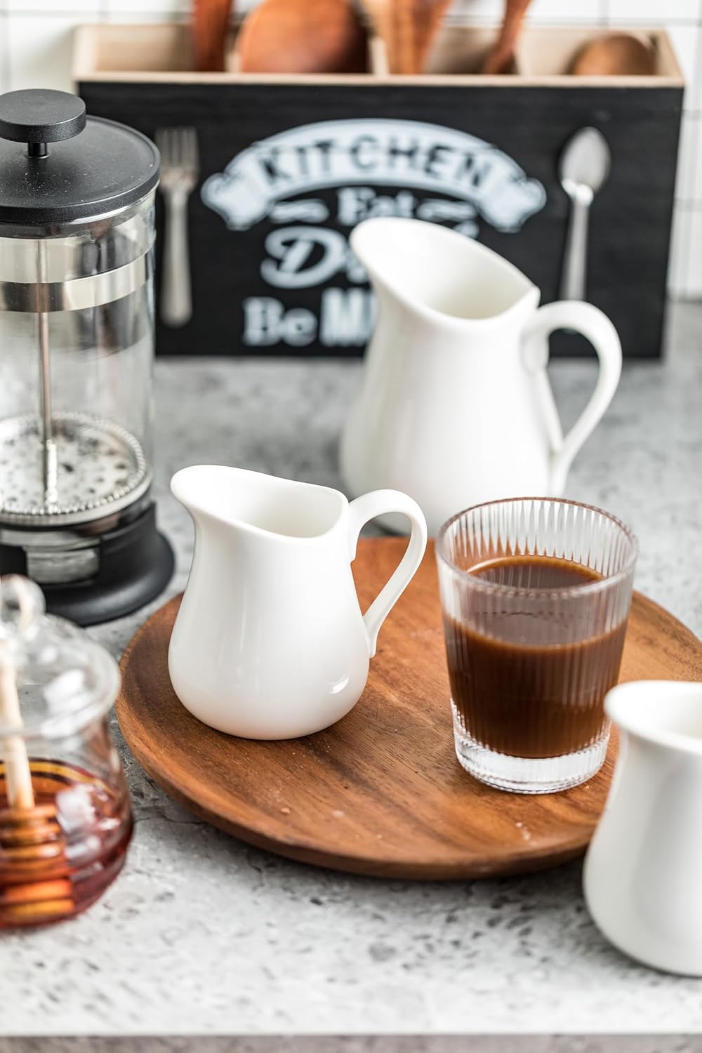 LYEOBOH 17 OZ Creamer Pitcher - Ceramics Creamer with Handle, Coffee Milk Pourer for Home Kitchen Microwave Dishwasher Freezer Safe, White