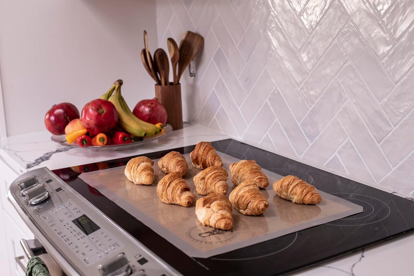 Silicone Baking Mats, Full size, Baking Sheet Liners, Pack of 2, Oven Safe, 17 x 25 inch, Non-Stick, Silicone Baking Sheet Liner, Perfect For Baking Macarons Cookies And Cakes