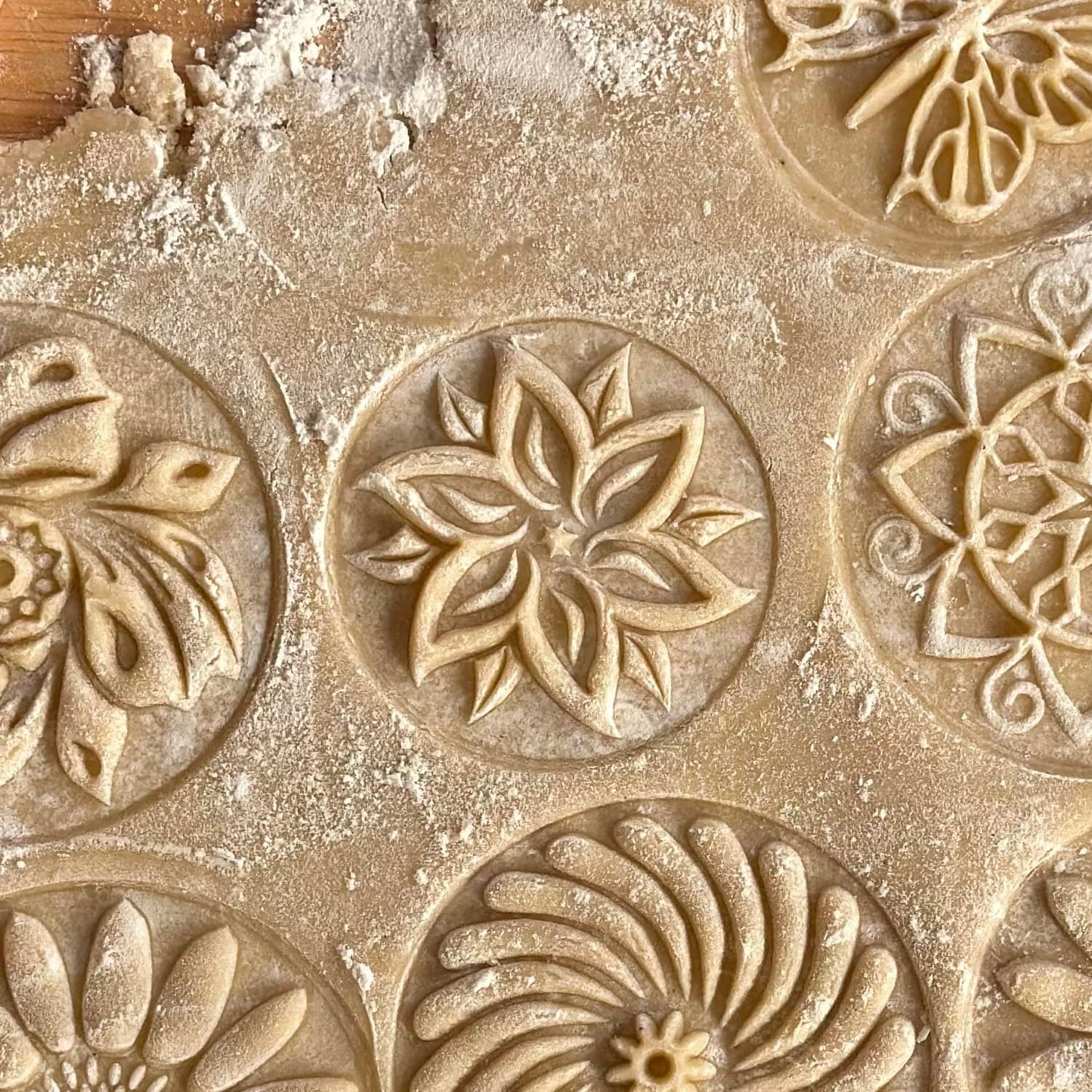 Wood Cookie Stamp, 2.5 Inch (Poinsettia CS-014)