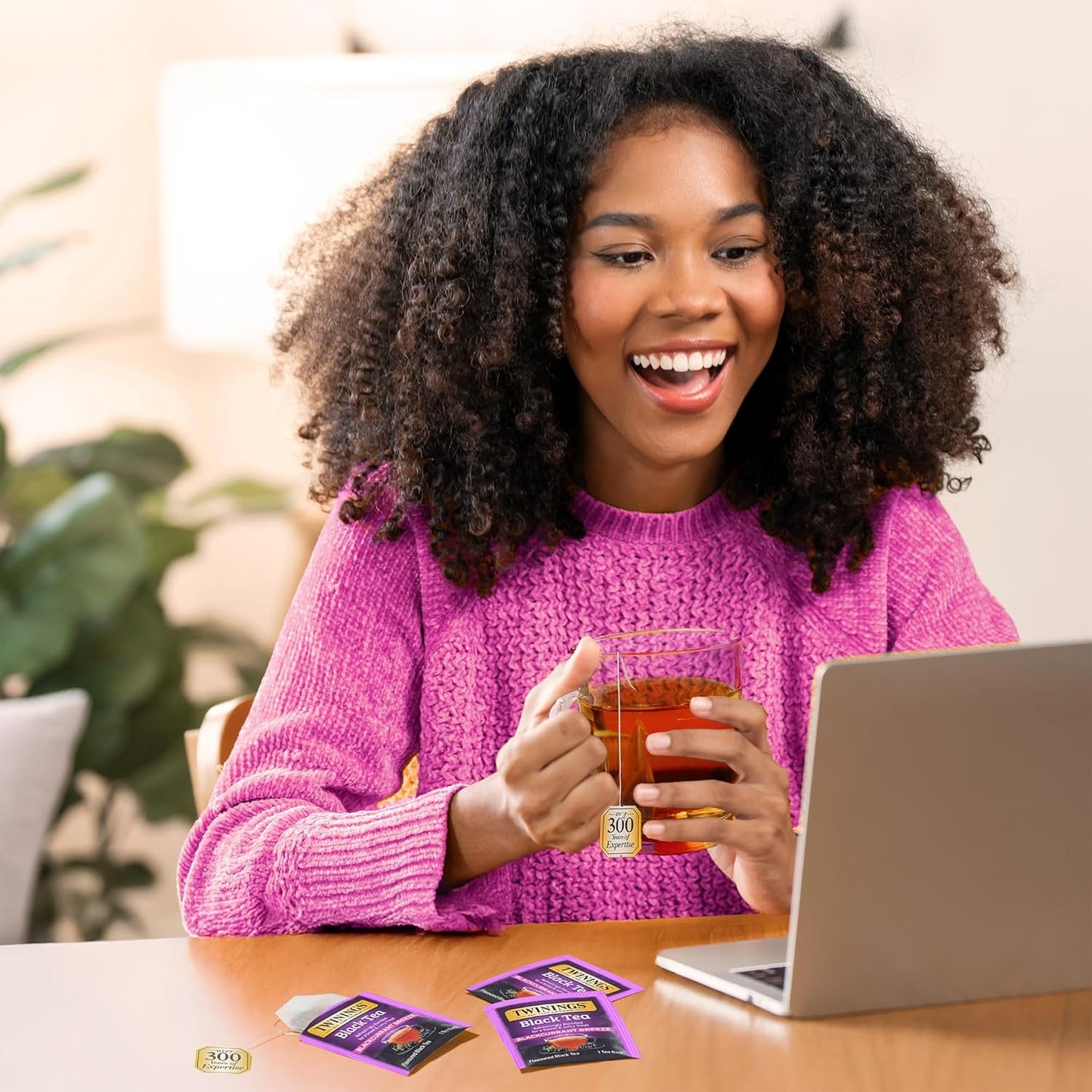 Twinings Blackcurrant Breeze Black Tea Individually Wrapped Bags, 20 Count (Pack of 6), Sweet, Tangy Taste, Caffeinated, Enjoy Hot or Iced, 120 Teabags