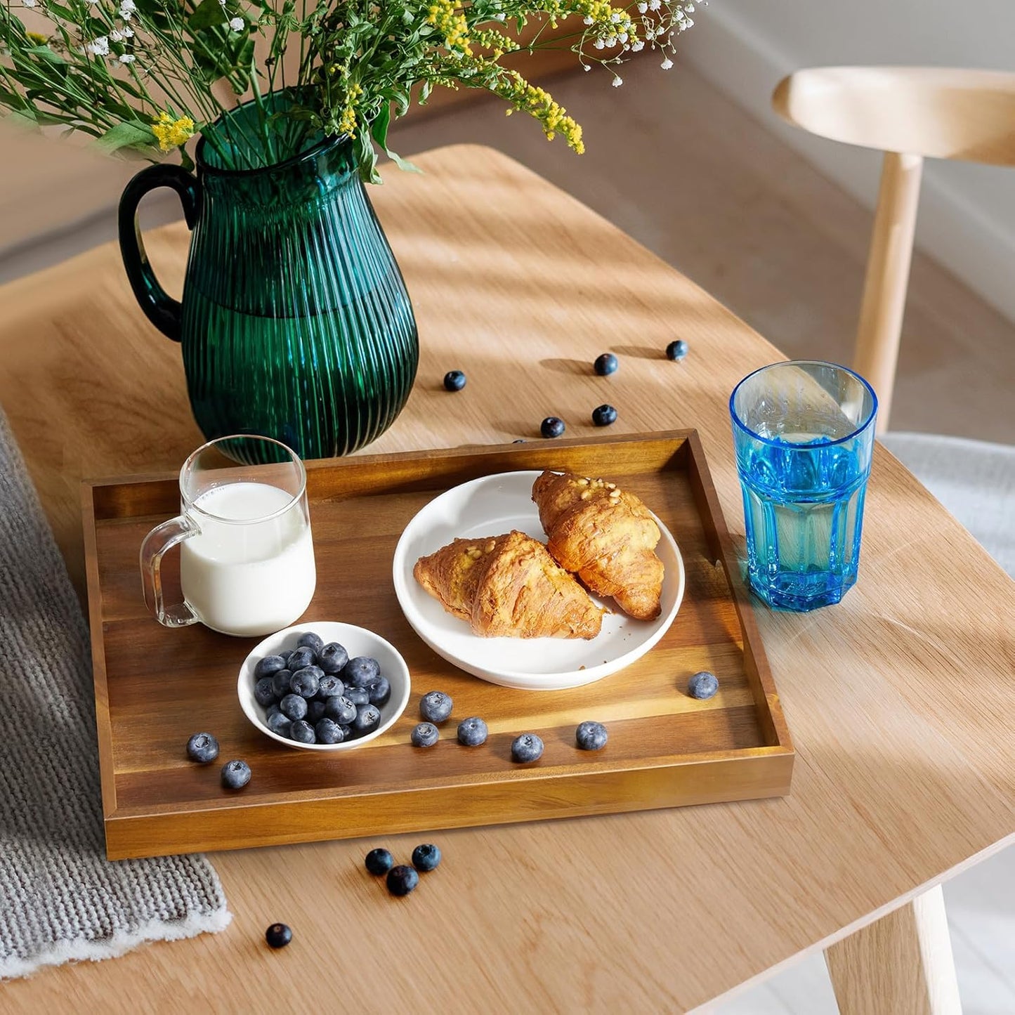 Set of 2 Acacia Wood Serving Tray with Handles, 17 Inch Large Wooden Tray for Ottoman, Breakfast in Bed, Coffee Table, Dinner, Perfect for Living Room Bedroom Entryway and Kitchen