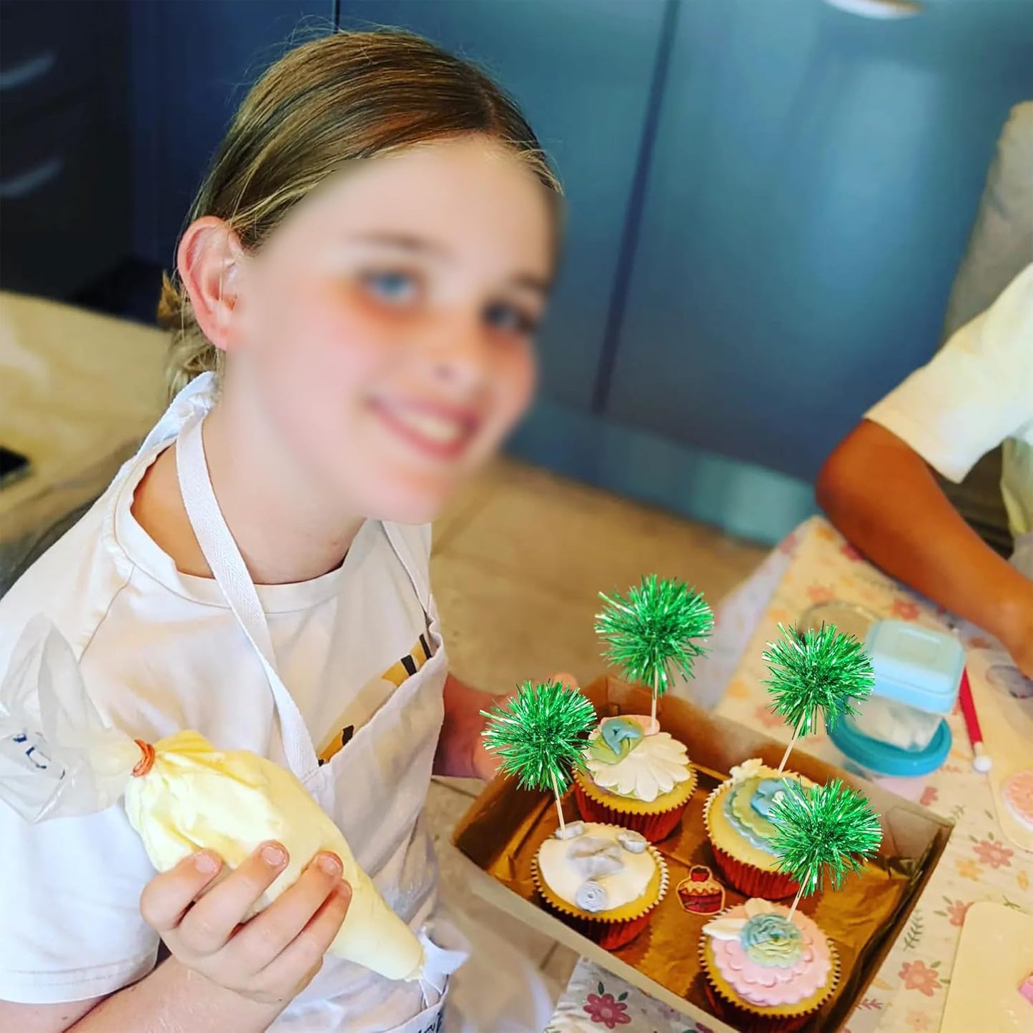 Ephlyn 30Pcs Foil Firework Cupcake Toppers Party Birthday Cake Toppers Supplies Sparkle Tinsel Cocktail Fruit Toothpick for Birthday Wedding Graduation Party Supplies Green