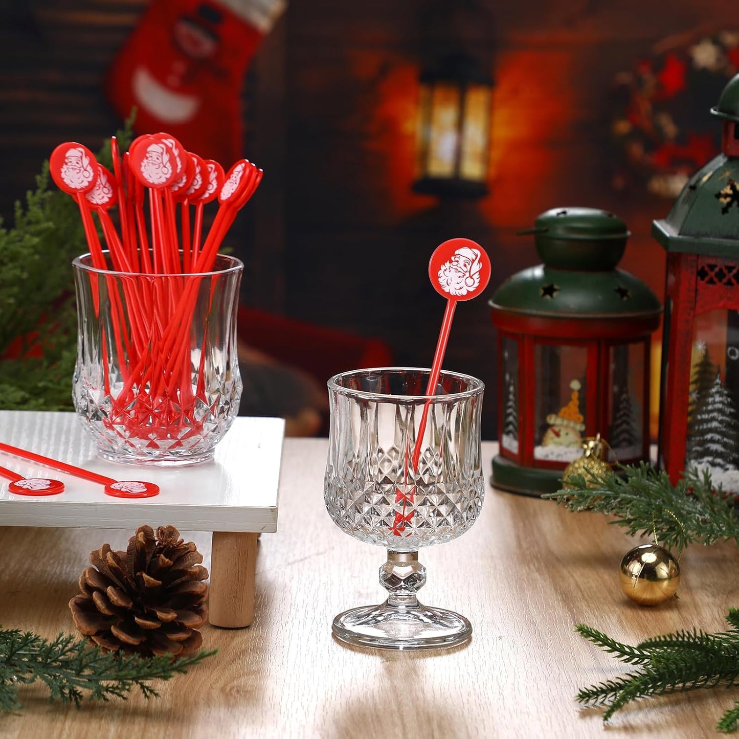 30 Pcs Christmas Drink Stirrers Xmas Stir Stick Holiday Coffee Swizzle Stick Reusable Plastic Hot Cocoa Bar Chocolate Decoration Cocktail Mixer(Santa Claus,Delicate Color)
