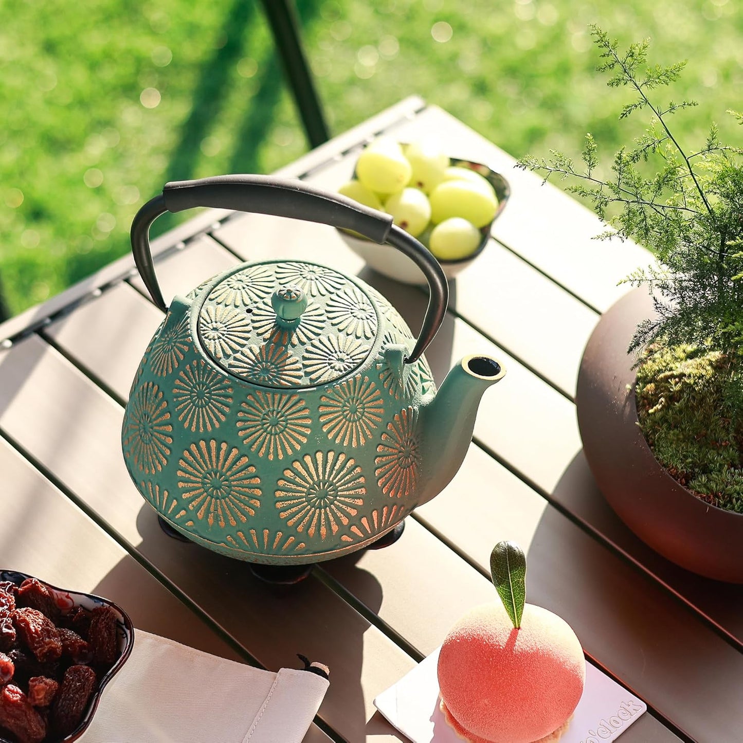 Cast Iron Teapot, 40oz Tea Kettle with Infuser for Stove Top, Sakura Design Japanese Tea Pot for Tea&Coffee Coated with Enameled Interior, Silicone Handle 1200ml Green