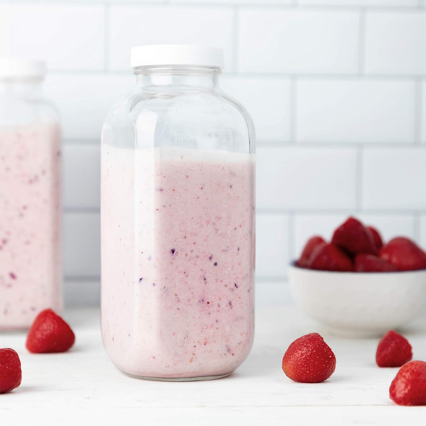 kitchentoolz 32oz Square Glass Milk Bottle with Plastic Airtight Lids Vintage Reusable Quart Sized Dairy Drinking Containers for Milk, Yogurt, Smoothies, Kefir, Kombucha, and Water- Pack of 2