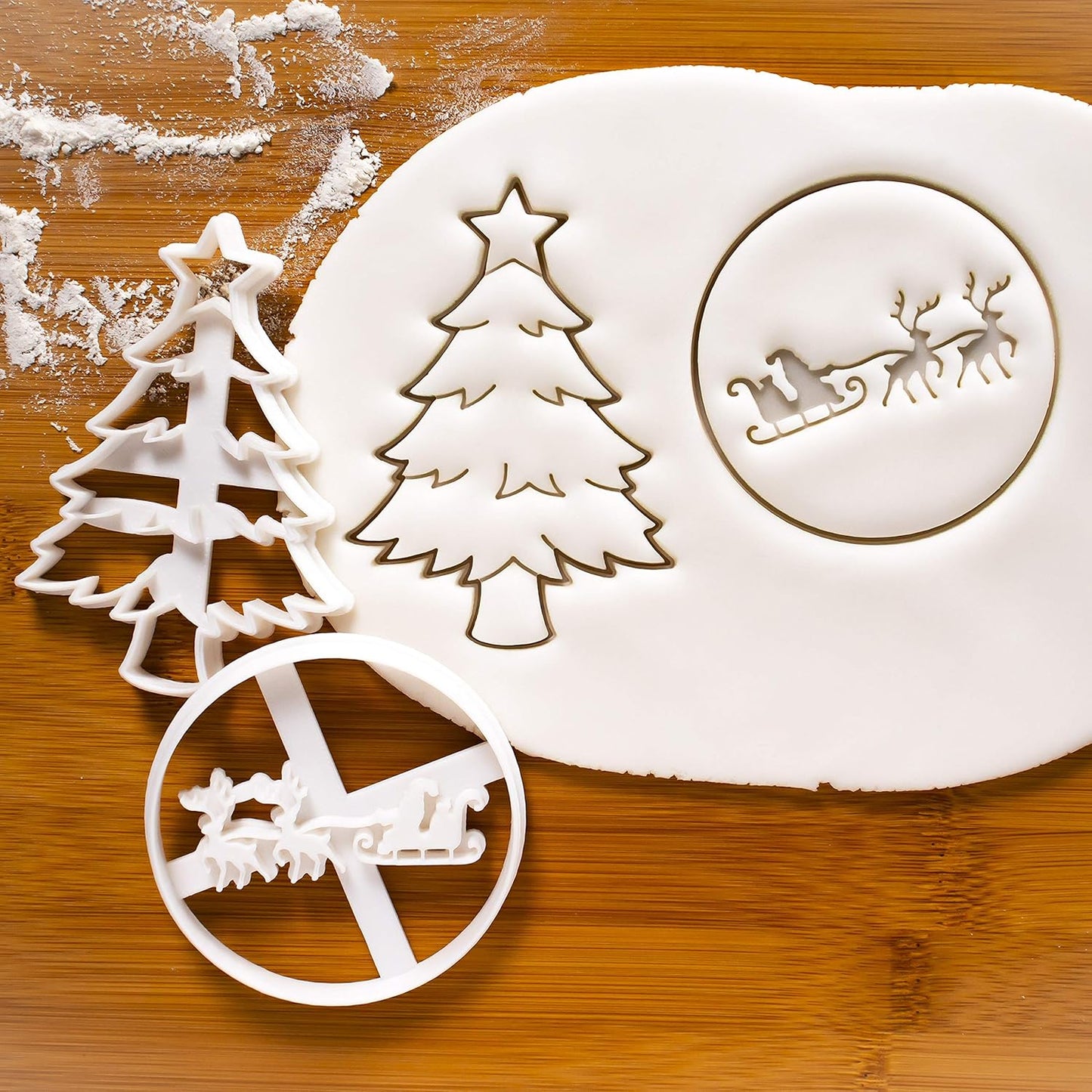 Set of 2 Christmas cookie cutters (Designs: Christmas Tree and Santa Claus with Reindeer), 2 pieces - Bakerlogy