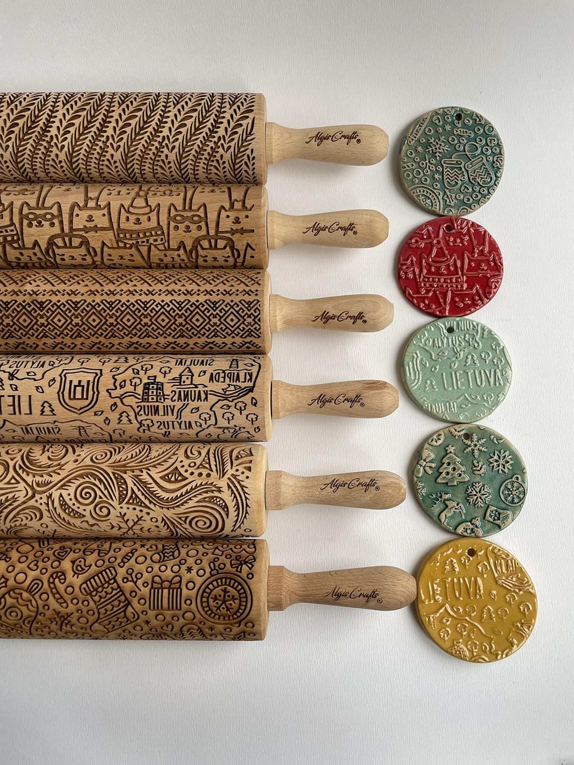 FOX Embossing Rolling Pin – Laser Engraved Dough Roller with a woodland fox and forest pattern. Perfect for cookies, pottery, and a thoughtful gift. By Algis Crafts.